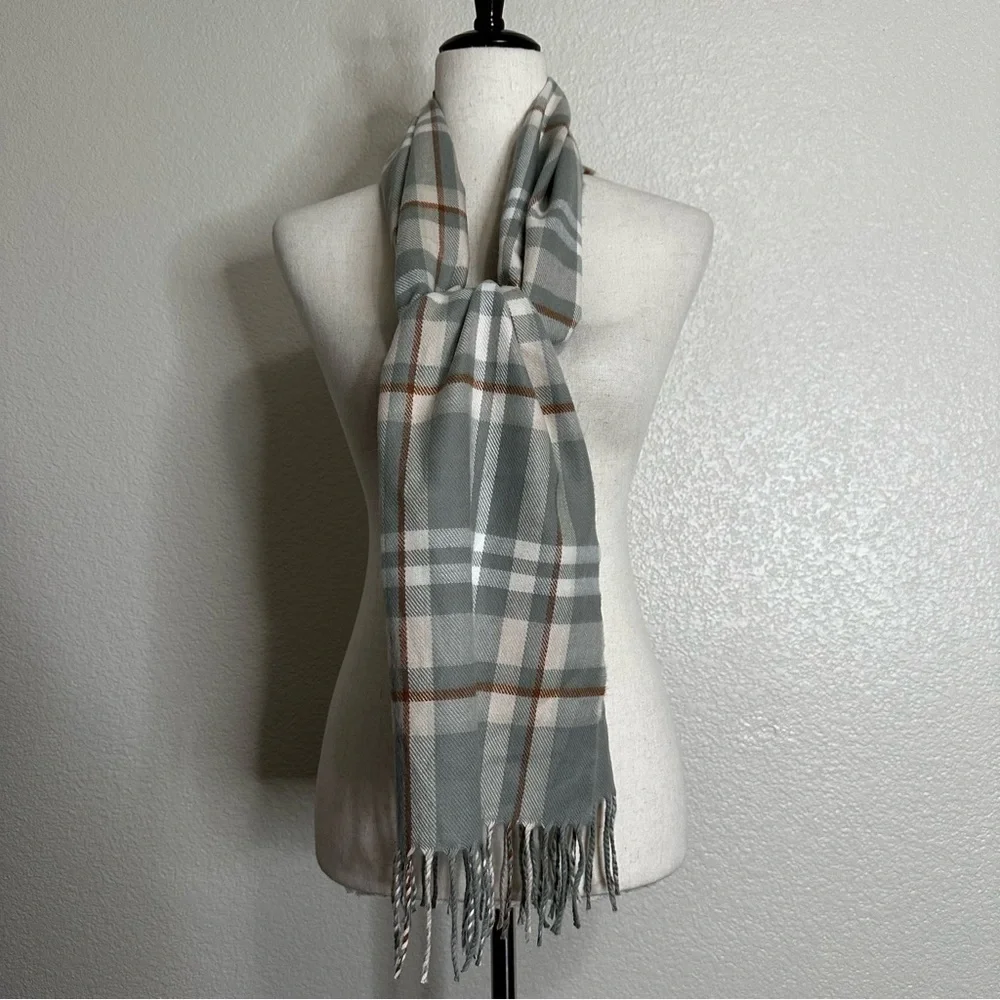NWOT 100% Cashmere Germany Gray Plaid Scarf